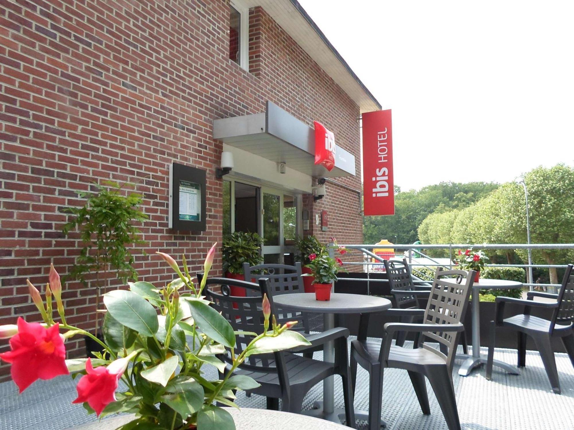 Hotel Ibis Les Etangs Des Moines Fourmies Exterior foto